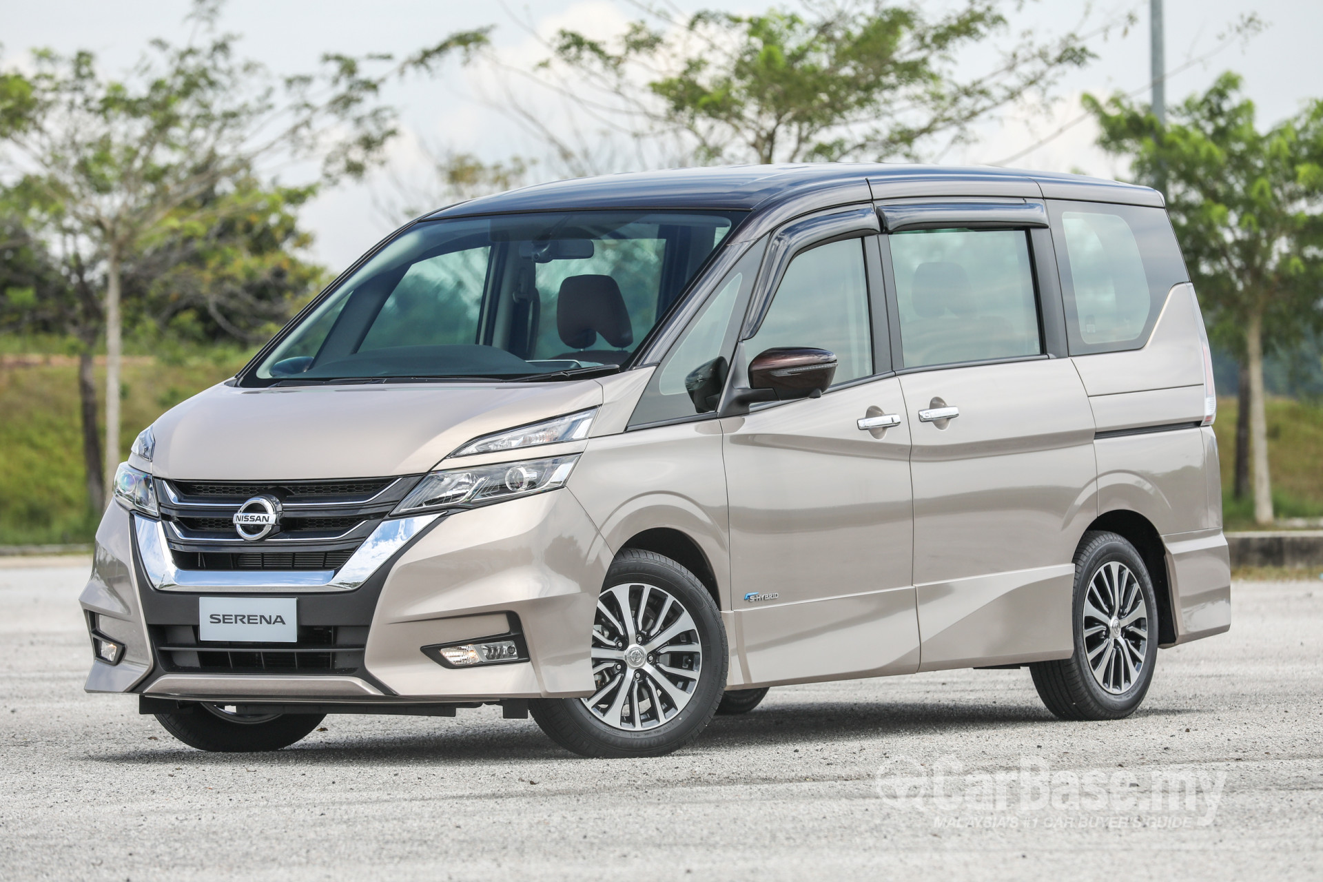 Nissan Serena available for rent in Larnaca